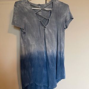 $$American Eagle blue crisscross ombré blue top